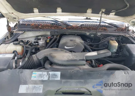 2002 Chevrolet Tahoe Z71 z USA, uszkodzony, nr VIN 1GNEK13Z22R226546